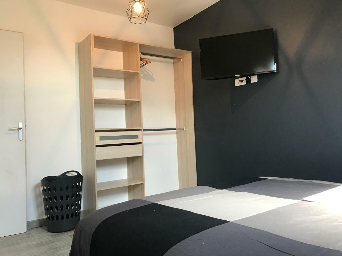 Residence Henri Dunant Valenciennes Bagian luar foto
